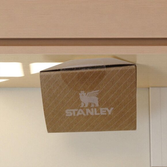 Stanley x E.L.F - Mini Quencher Ornament Keychain (Shimmery Gold) NIB - Limited - Picture 2 of 4